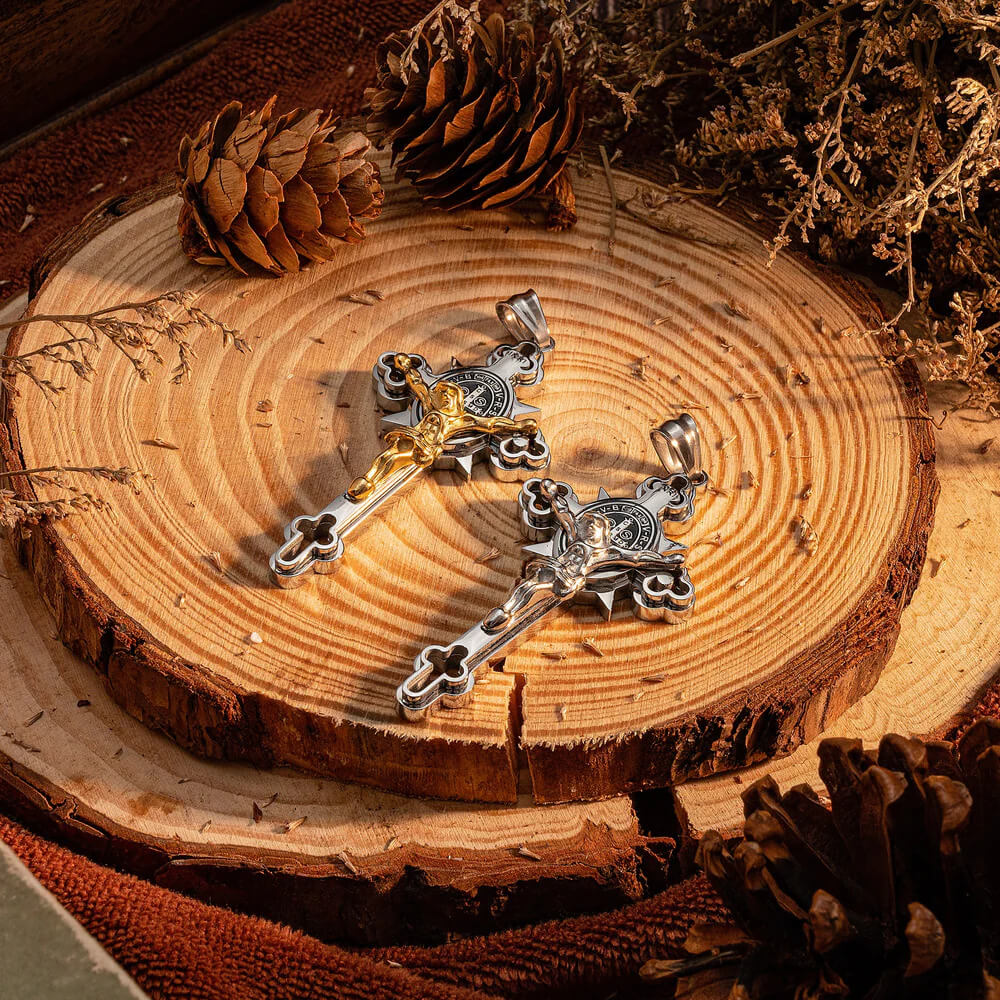 Crucifixo Exorcista de São Bento