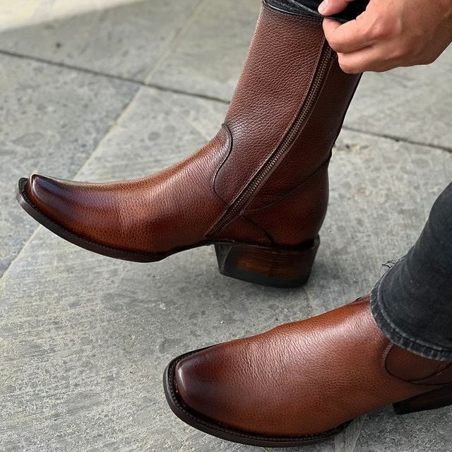 Kit Bota Maverick 2.0 Masculino de Couro Legítimo + 3 BRINDES: Cinto, Chapéu e Carteira