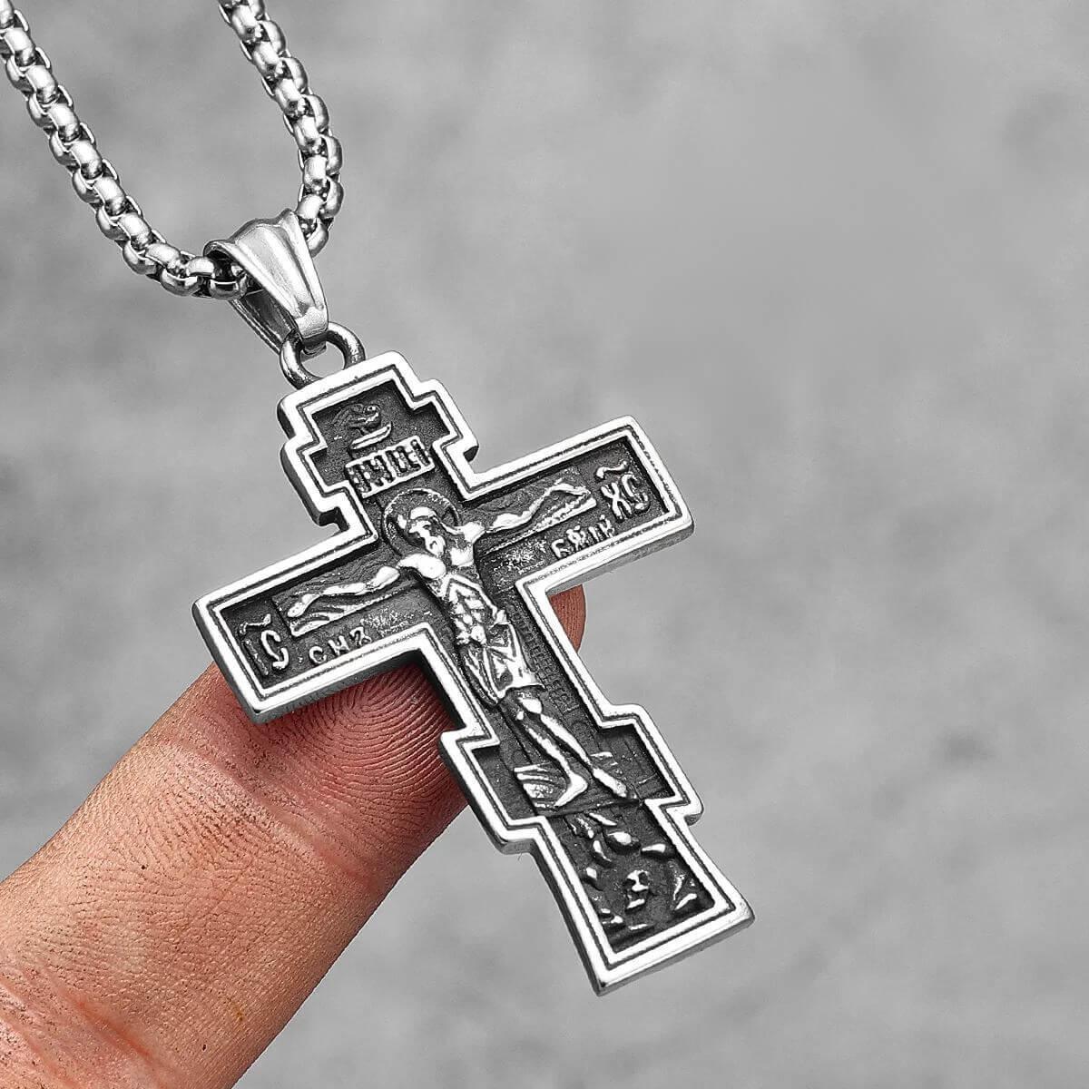 Colar Crucifixo Jesus na Cruz