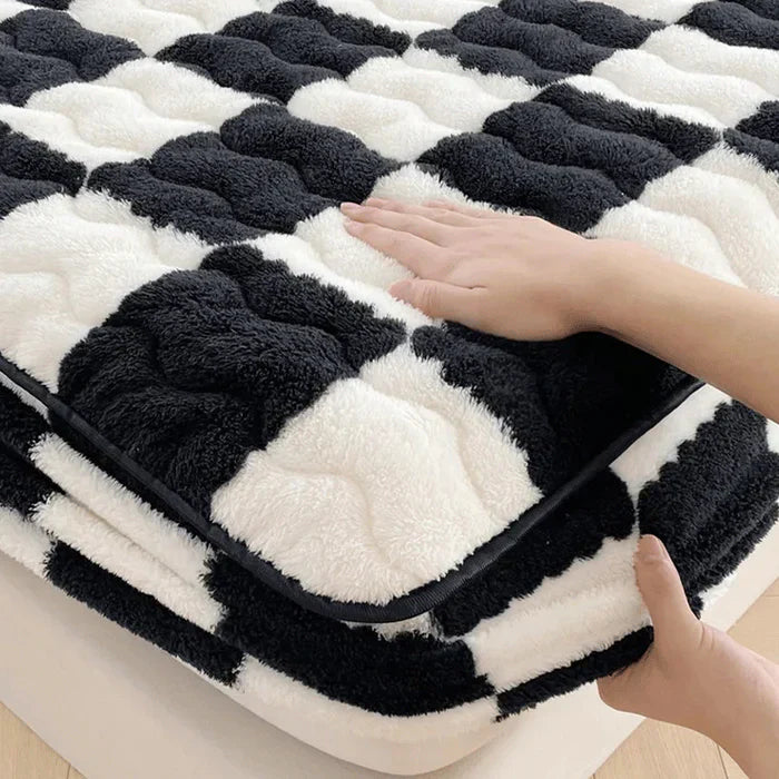 Capa de Colchão Peluciada Impermeável (Compre 1 Leve 2 + 2 Fronhas de Brinde)