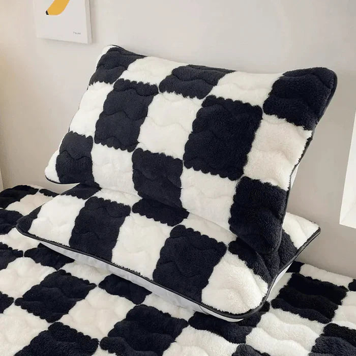 Capa de Colchão Peluciada Impermeável (Compre 1 Leve 2 + 2 Fronhas de Brinde)