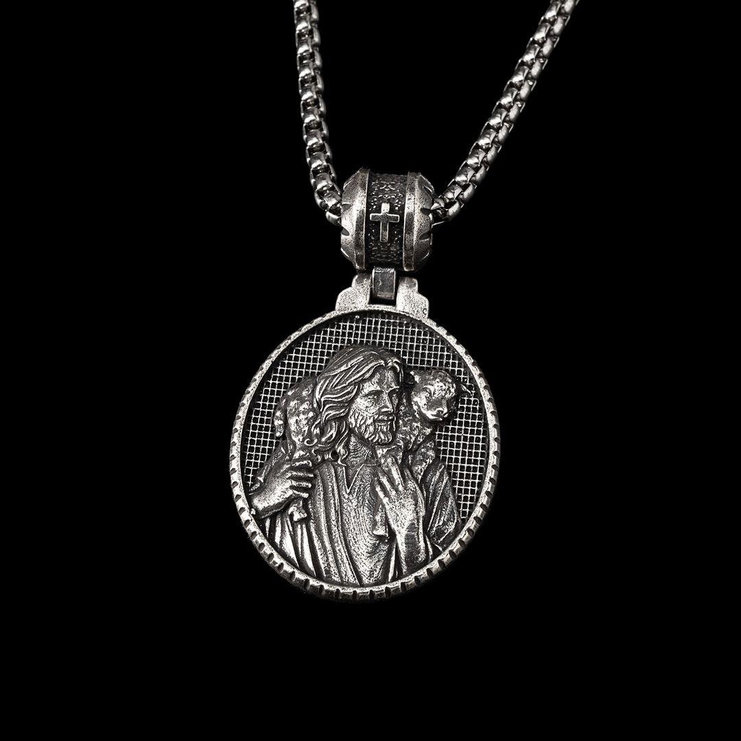Colar Cristão Pastor Jesus Cristo com Cordeiro