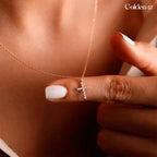 Colar Cruz Cravejada em Zircão e Prata Esterlina Dourada - Minimalista & Luxuosa