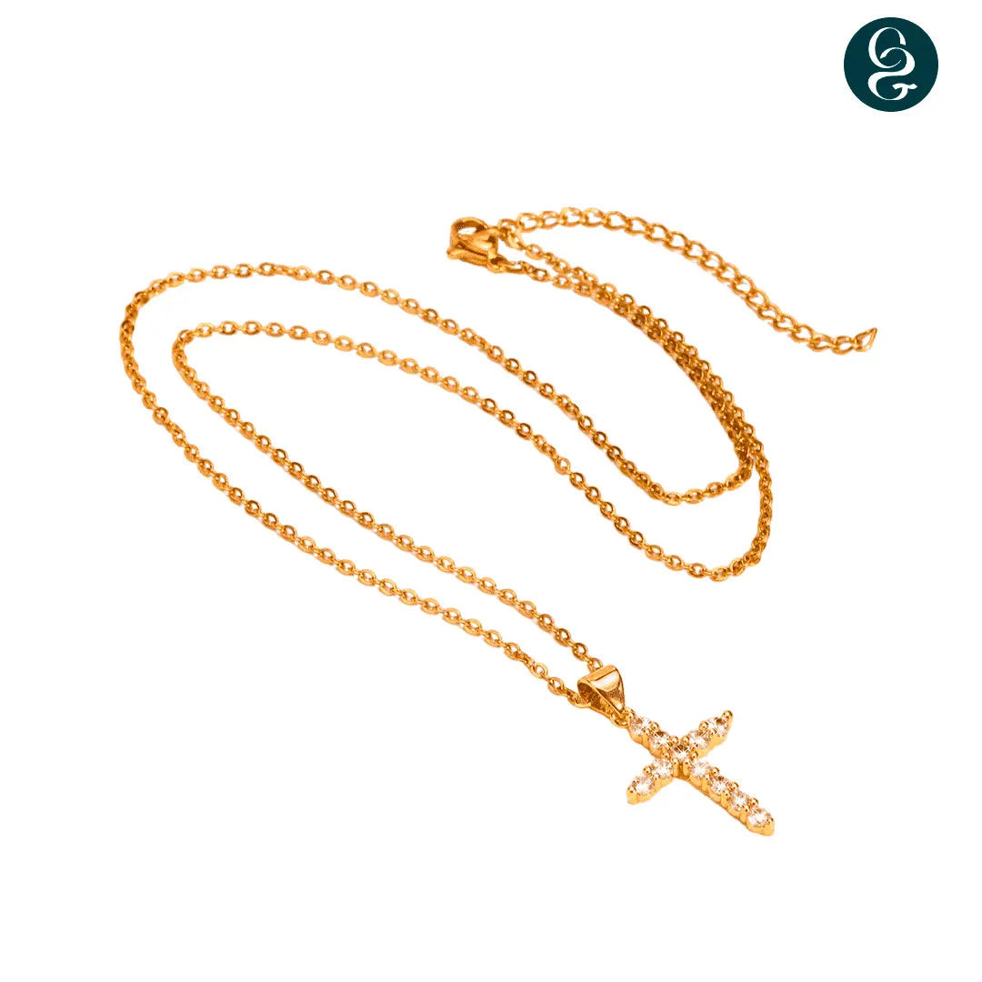 Colar Cruz Cravejada em Zircão e Prata Esterlina Dourada - Minimalista & Luxuosa