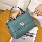 Bolsa Feminina Compacta em Couro Legítimo - Melbourn