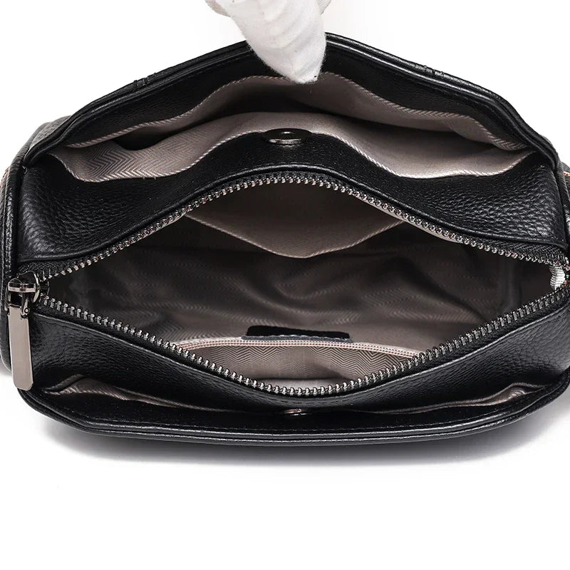 Bolsa Feminina em Couro Legitimo - V