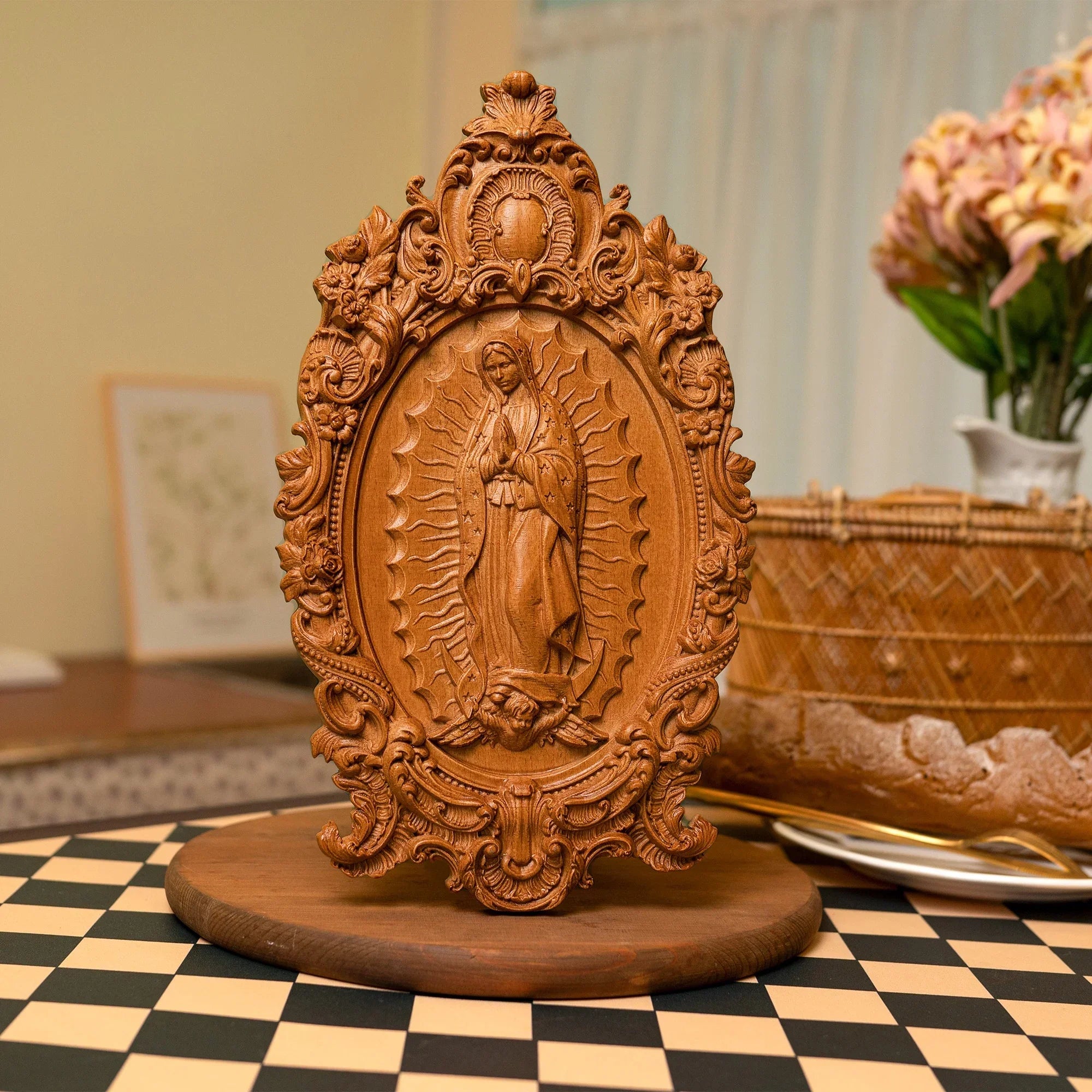 Escultura Nossa Senhora de Guadalupe de Madeira