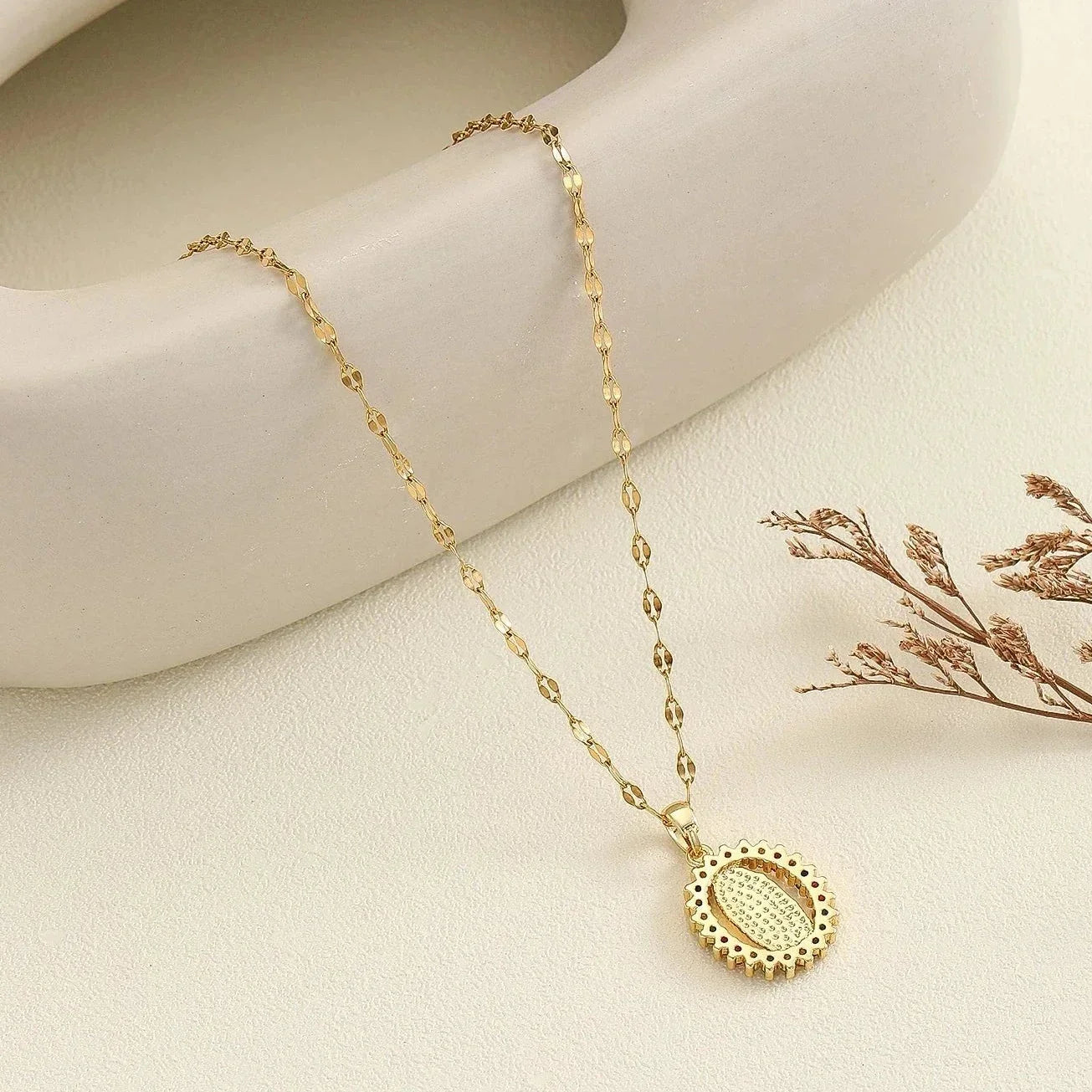 Colar Virgem Maria Feminino de Zircão